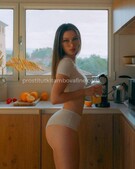 Анкета проститутки Эвелина - метро Перово, возраст - 24